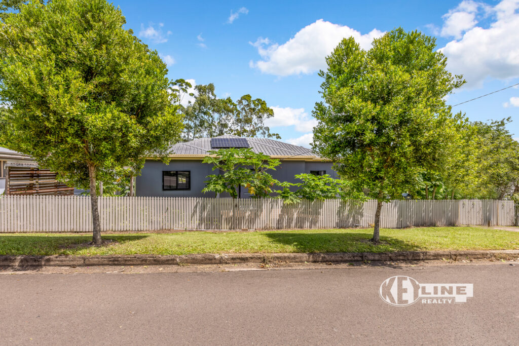 15 Mount Pleasant Road, Nambour, QLD 4560