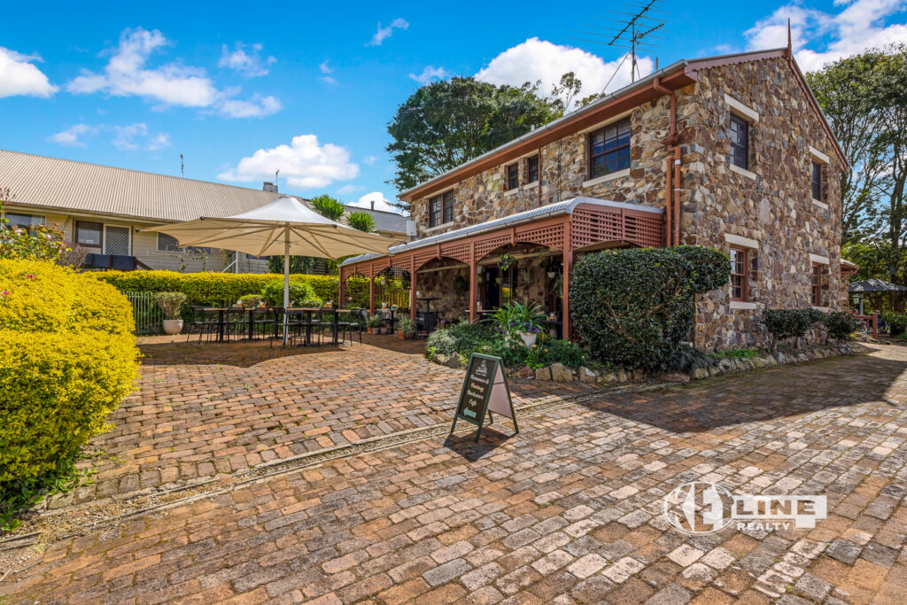 2/180 Main Street, Montville, QLD 4560