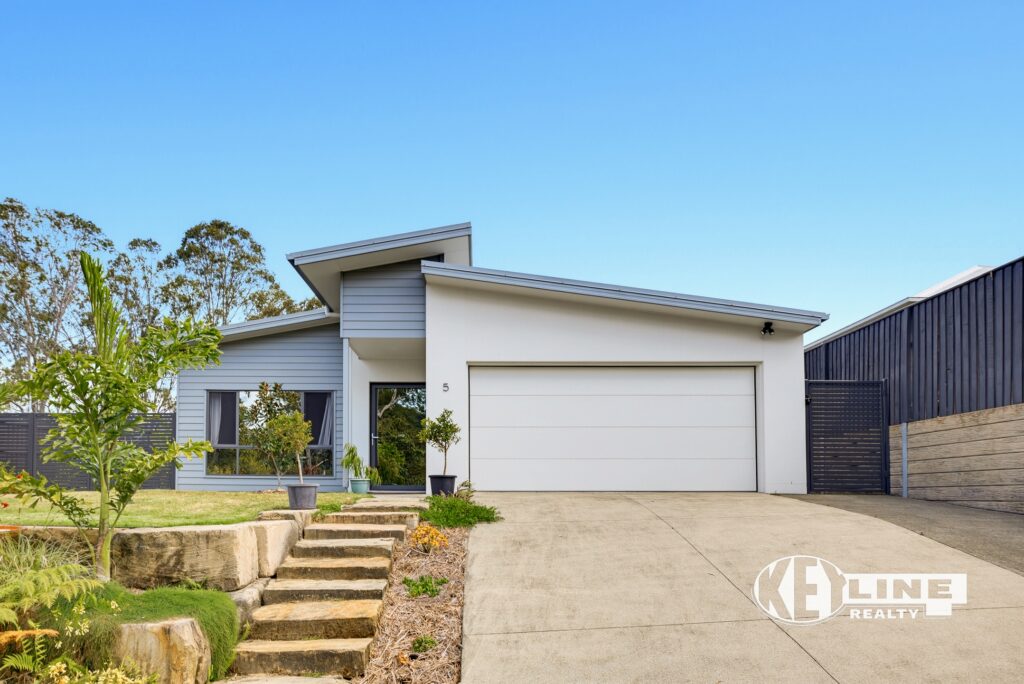 5 Samwell Place, Nambour, QLD 4560